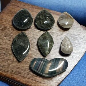 Tear Drop and Heart  carving Shape Stones (7 Pieces) sold as bundle